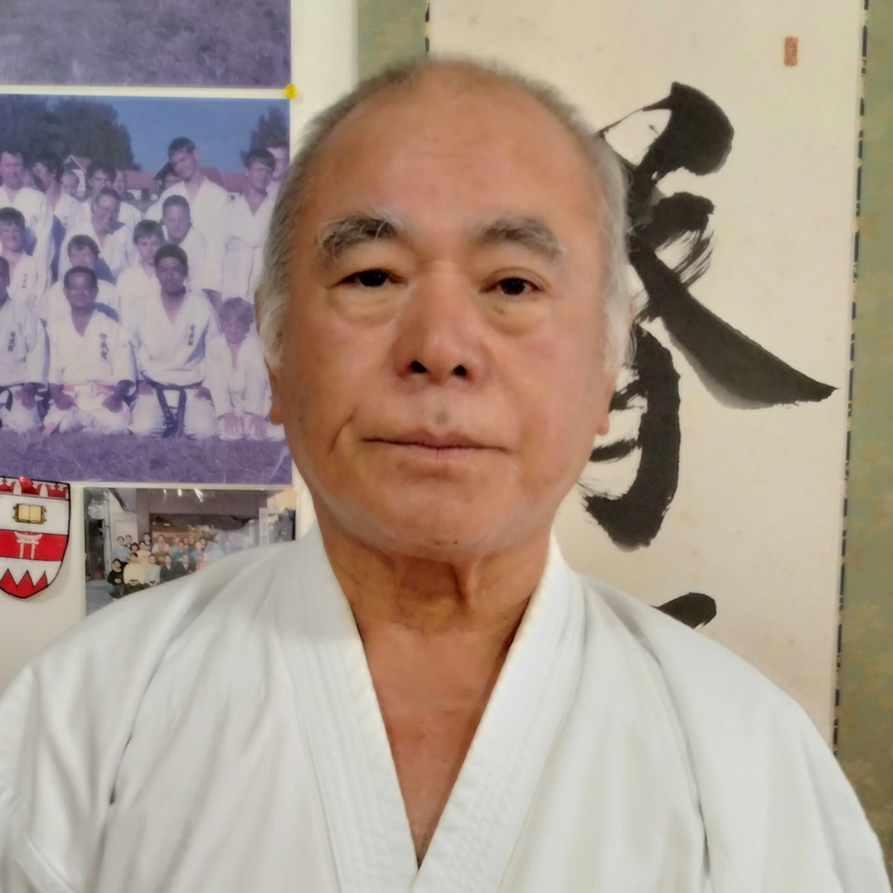仲里 秀雄